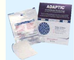 MEDICAZIONE NON ADERENTE STERILE APTIC MISURA 7,6X7,6CM 10 PEZZI 2012ZI - Farma Nice