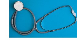 FONENDOSCOPIO LEGGERO PIATTO CON MEMBRABA ARCHETTO BIAURICOLARE PER AUSCULTAZIONE CON MOLLA ESTERNA - Farma Nice