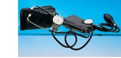 SFIGMOMANOMETRO ANEROIDE AD ALTA PRECISIONE CON FONENDOSCOPIO  BRACCIALE CON CHIUSURA IN VELCRO  CUSCINETTO IN GOMMA  SOFFIERIA COMPLETA DI VALVOLA - Farma Nice