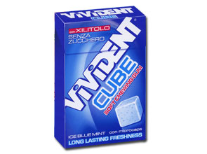 VIVIDENT XYLIT CUBE ICE BLUE - Farma Nice
