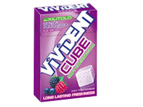 VIVIDENT XYLIT CUBE ICE BERRY - Farma Nice